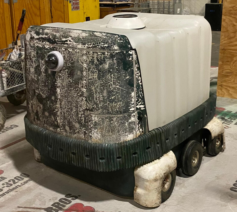Demascus cleaning Robot